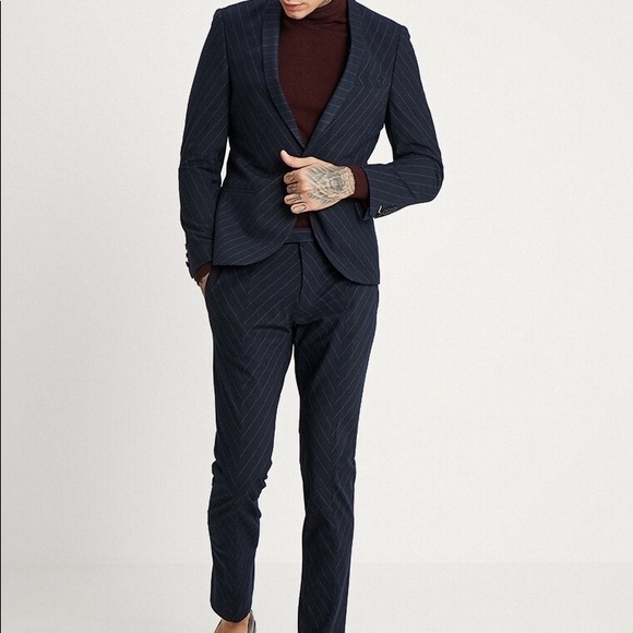 I need this Twisted Tailor navy pinstriped suit - Picture 6 of 8